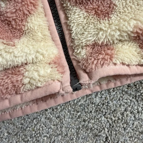 Hanna Andersson Print Recycled Marshmallow Fleece Jacket in Oat Hearts Size 2T - Picture 9 of 15